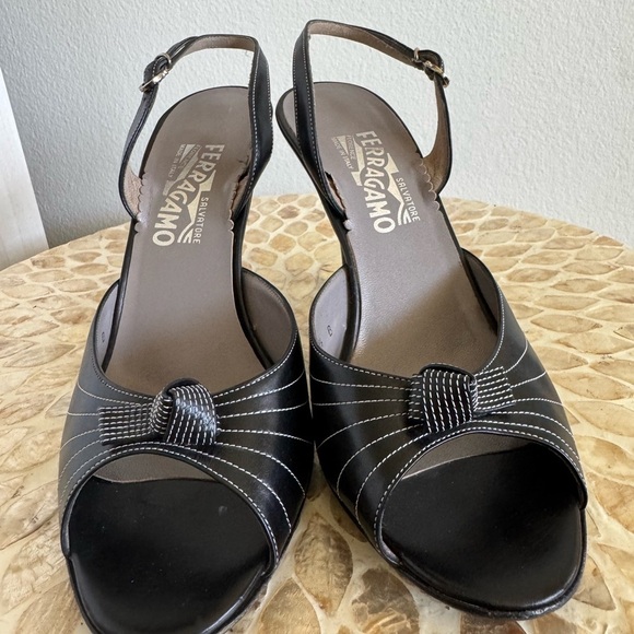 Salvatore Ferragamo Black Slingback Heels Peep-Toe Leather Sandals size 8.5B - Picture 4 of 12